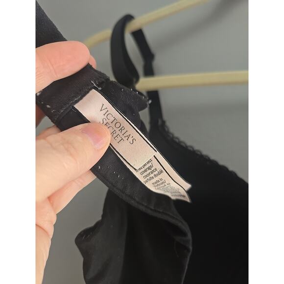 Victoria's Secret Body by Victoria Lined Perfect Coverage Underwire Bra Size 36D - Picture 4 of 7